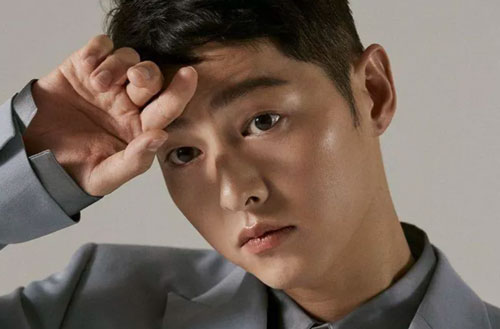 Song Joong Ki tung bộ ảnh mới, hé lộ cuộc sống đời tư