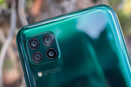 Smartphone 4 camera sau, pin 4.200 mAh, sạc 40W, RAM 8 GB giảm giá sốc tại Việt Nam