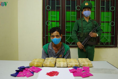 Điện Biên: Lực lượng công an mật phục bắt đối tượng mang 30.000 viên ma túy