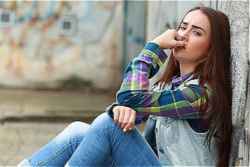 Tình cảm tôi nhạt dần vì bạn trai ham việc