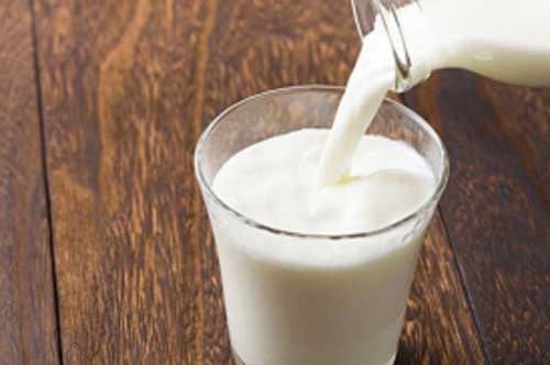 Uống 1 cốc sữa vào thời điểm "vàng" này giúp tăng "gấp đôi canxi", cả người lớn và trẻ nhỏ đều nên áp dụng