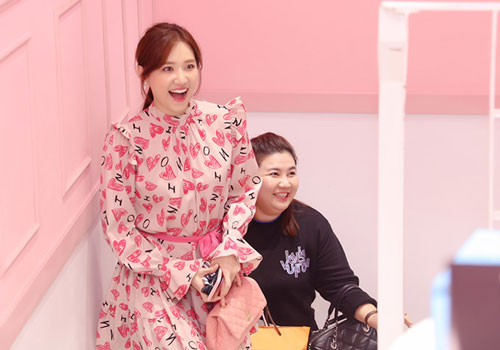 Hari Won mừng tuổi 35 cùng fan