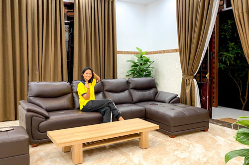 H'Hen Niê chi 2,5 tỷ đồng sửa nhà bố mẹ