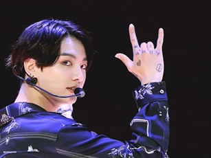 Fan 'phát cuồng' trước visual của BTS trong concert online