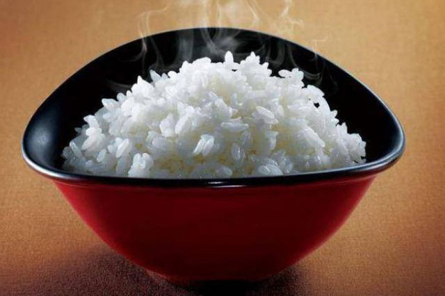 Với 5 cách cực dễ giúp nấu cơm kiểu gì cũng thơm cũng dẻo này, bạn chắc chắn ghi điểm với nhà chồng, bạn bè, đồng nghiệp