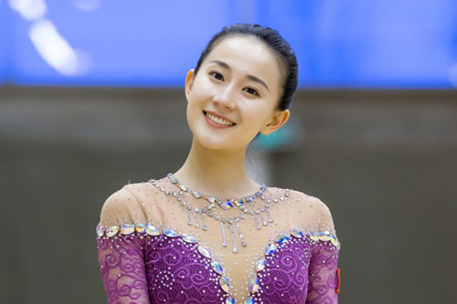 Mê mẩn với nhan sắc của 'nữ thần' thể dục nghệ thuật từ chối 'dấn thân' vào showbiz