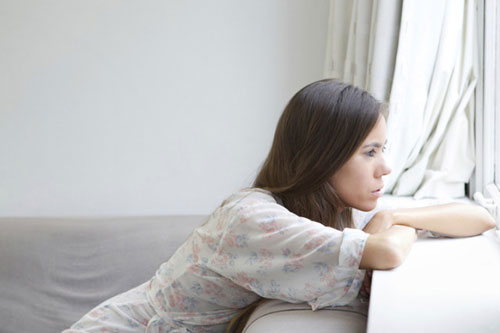 Bạn trai tôi bị bạn bè chê và dè bỉu suốt