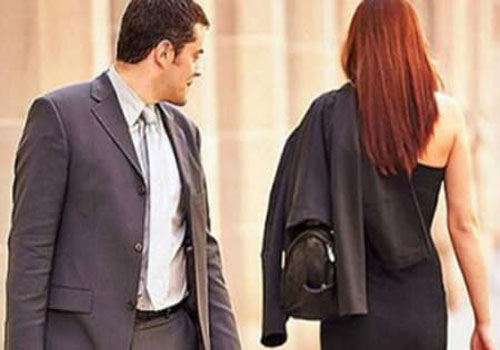 Đi cùng vợ nhưng chồng không thể rời mắt khỏi cô gái xinh đẹp xuất hiện trong siêu thị và đoạn kết gây sốc