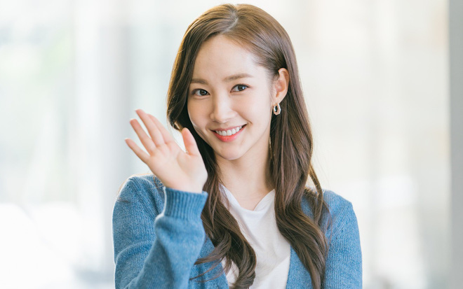 Phụ nữ sở hữu một trong bốn nét tướng mặt "vàng mười", càng có tuổi càng dễ giàu sang, hậu vận viên mãn