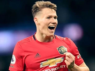 Lộ lý do M.U phải gia hạn bằng được với McTominay