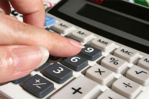 Tôi bị cô lập ở công ty vì nắm được nhiều sai phạm của đồng nghiệp