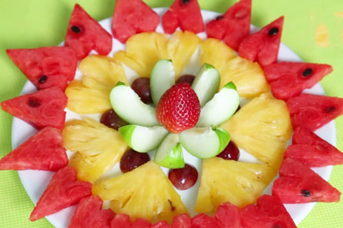 Những cách gọt hoa quả ‘siêu nhanh’, chị em nên biết để tiết kiệm thời gian