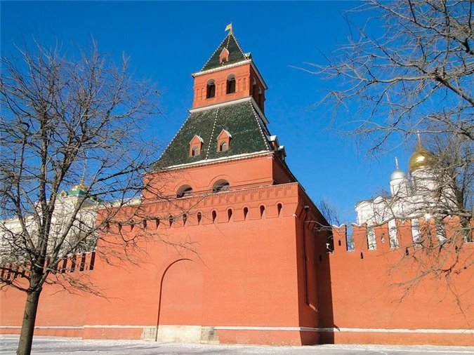 nhung dieu bi an ben duoi dien kremlin hinh 3