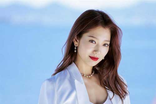 Phụ nữ sinh vào 1 trong 4 ngày hoàng kim, không chỉ giàu "nứt đố đổ vách" mà hôn nhân cũng có thể viên mãn