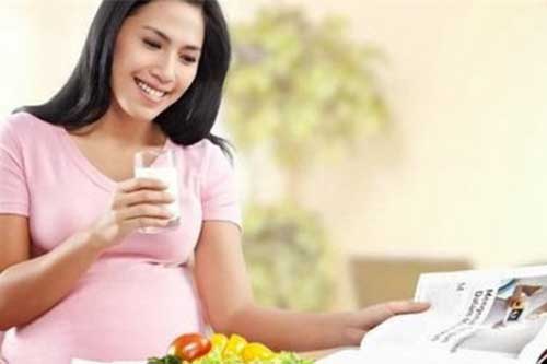 4 dấu hiệu giúp mẹ bầu nhận biết thai nhi có khỏe mạnh hay không?