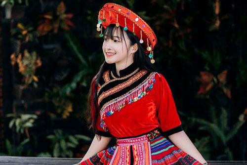 Chiêm ngưỡng nhan sắc tựa "nữ thần" của hot girl Việt được báo Trung Quốc hết lời ca ngợi