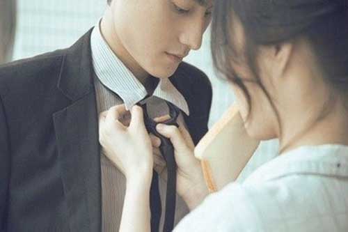 Bất chợt về nhà sau chuyến công tác dài, tôi "chết đứng" khi nhìn mâm cơm mẹ nấu cho vợ ăn khi ở cữ