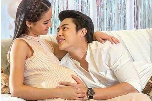 Nhập viện đi đẻ, thấy chồng nắm tay cô bồ sắp sinh ở giường bên, vợ khiến chồng hối hận