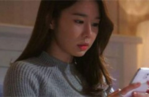 Vợ tá hoả nghĩ mất chồng khi đọc tin nhắn 'anh oi, em co con roi'