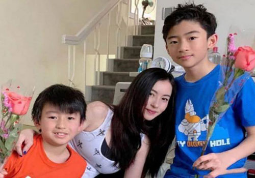 Trương Bá Chi cô đơn tột cùng, lủi thủi nuôi con khi lấy Tạ Đình Phong