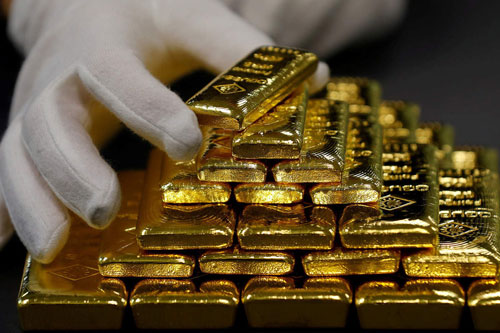 Bất định thời COVID-19, giới siêu giàu đổ xô mua vàng làm nơi "trú ẩn" an toàn