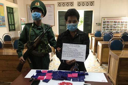 Bộ đội Biên phòng vây bắt đối tượng vận chuyển ma túy trong đêm