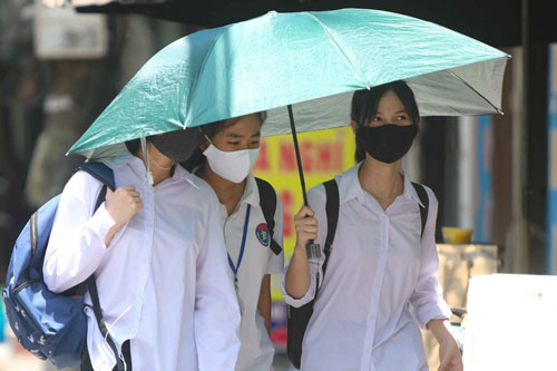 Hà Nội nắng nóng gay gắt đến bao giờ?