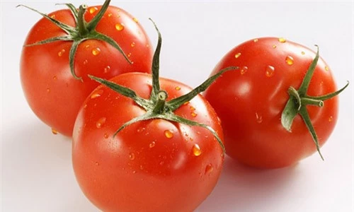 Cách chọn cà chua chín tự nhiên tươi ngon
