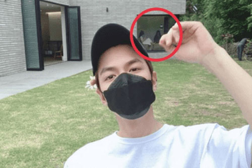 Lee Min Ho bị nghi ngờ hẹn hò khi đăng ảnh có xuất hiện bóng dáng cô nàng váy trắng