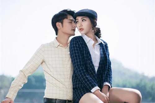 Bạn thân khen người yêu tôi đẹp trai, ăn nói dễ nghe… còn anh chàng mà tôi yêu thì có vẻ ấn tượng với vẻ ngoài xinh đẹp của cô bạn chơi với tôi nhiều năm. (Ảnh minh họa) Bạn thân khen người yêu tôi đẹp trai, ăn nói dễ nghe… còn anh chàng mà tôi yêu thì có vẻ ấn tượng với vẻ ngoài xinh đẹp của cô bạn chơi với tôi nhiều năm. (Ảnh minh họa)