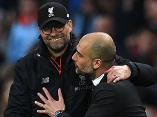 Klopp khen ngợi Man City để "ngầm" đề cao Liverpool