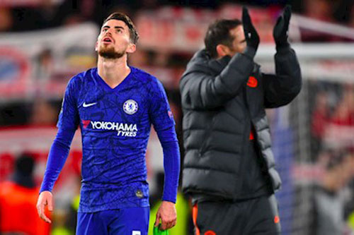 Lampard có nguy cơ lặp lại sai lầm trước Man City