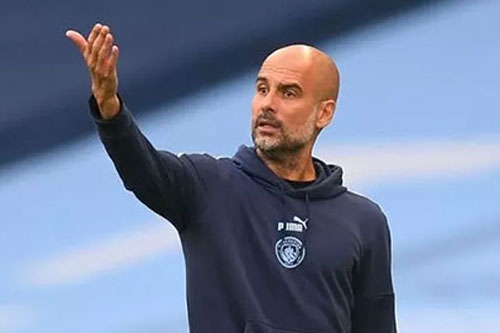 Guardiola "úp mở" khả năng Man City buông xuôi trước Chelsea