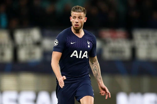 Trung vệ: Toby Alderweireld (Tottenham, 31 tuổi, giá trị chuyển nhượng: 24 triệu euro).