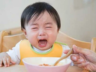 5 sai lầm của mẹ khiến trẻ biếng ăn, chậm lớn