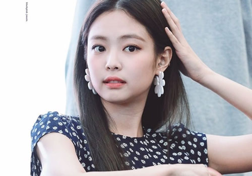 Đôi mắt cuốn hút của Jennie khiến phái nữ xứ Hàn ghen tị