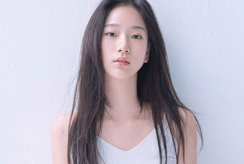 Nữ diễn viên 10x có nhan sắc kết hợp giữa Yoona - Krystal