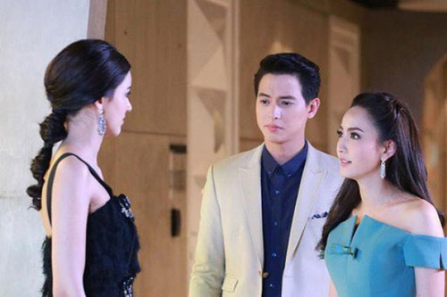 Vợ vừa cho "tiểu tam" vay 100 triệu, về nhà đã thấy chồng đang quỳ sẵn