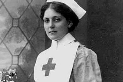 Câu chuyện bí ẩn về cuộc đời của 'quý bà không thể chìm'