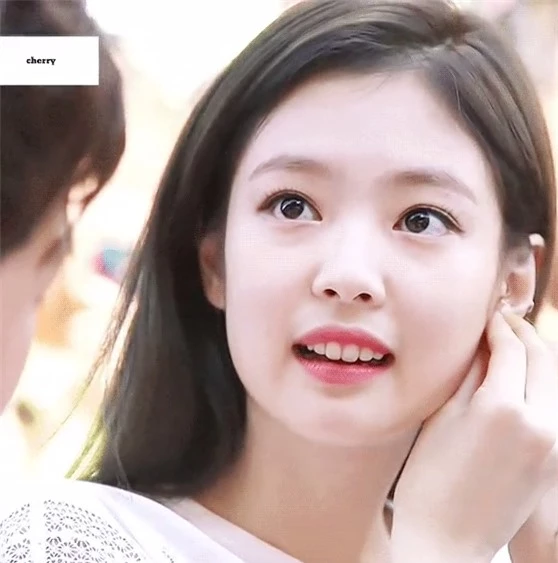 Đôi mắt cuốn hút của Jennie khiến phái nữ xứ Hàn ghen tị - Ảnh 2