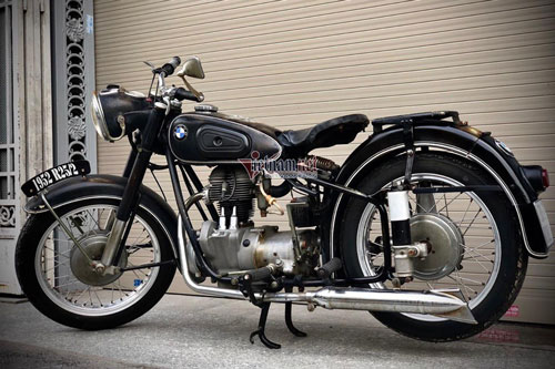 Xe máy cổ BMW R25 66 năm tuổi giá gần 700 triệu ở Hà Nội