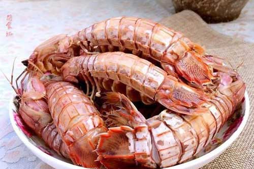 Luộc bề bề dùng nước sôi hay lạnh đều "sai bét", thả thêm thứ này đảm bảo thịt ngon ngọt, dễ bóc hơn hẳn