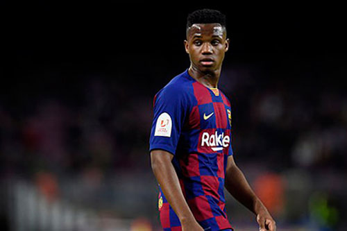 Cha của 'thần đồng' Fati phủ nhận mối liên hệ với Man United