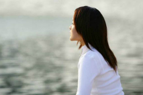 Cố sống tiếp khi anh đột ngột rời xa sau 15 năm chung sống