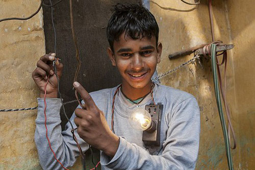 Dị nhân Ấn Độ chịu được dòng điện 11.000 Vôn