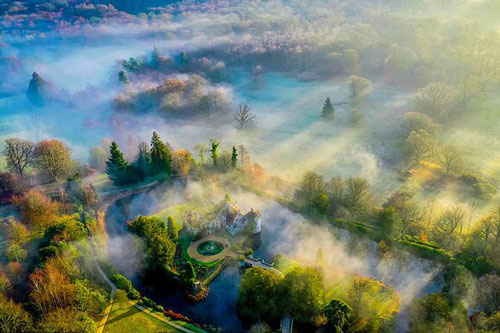 Mây cực hiếm, bão cát hung bạo 'xé toạc' bầu trời và loạt ảnh thời tiết siêu ấn tượng