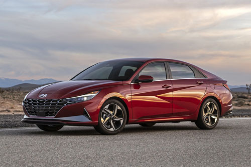 XE HOT (26/6): VinFast sắp tăng giá ôtô, so sánh Toyota Camry với Honda Accord