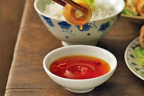 Sai lầm tai hại khi ăn nước mắm khiến cả nhà hứng trọn độc tố: 90% người Việt phạm phải