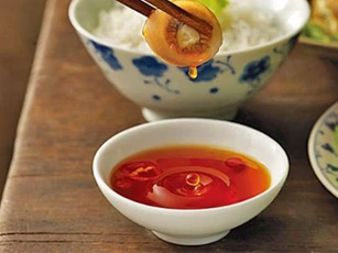 Sai lầm tai hại khi ăn nước mắm khiến cả nhà hứng trọn độc tố: 90% người Việt phạm phải