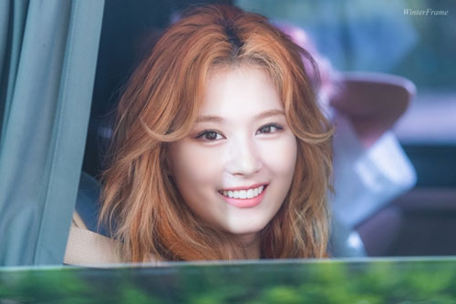 Ảnh đi làm về của Sana (Twice) gây 'bão' vì visual đỉnh cao